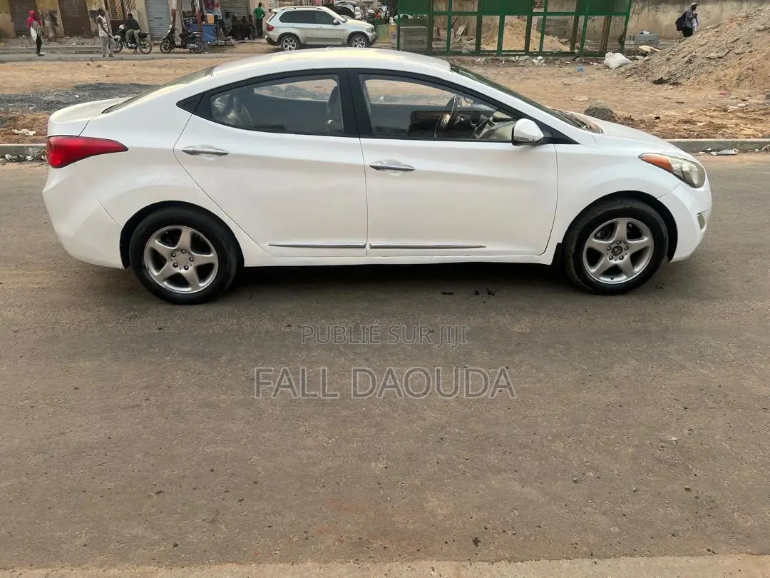 Hyundai Avante 2012 Blanc