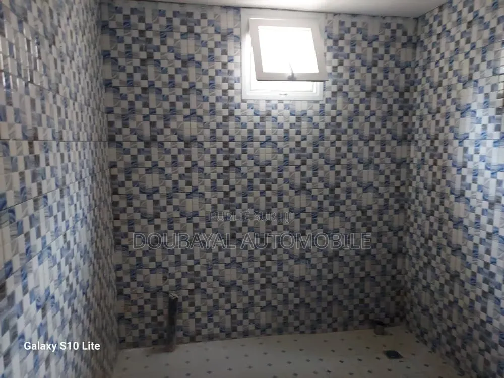4chbre Villa dans Mbeur Saly, Thiès Sud à Vendre