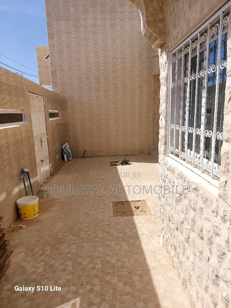 4chbre Villa dans Mbeur Saly, Thiès Sud à Vendre