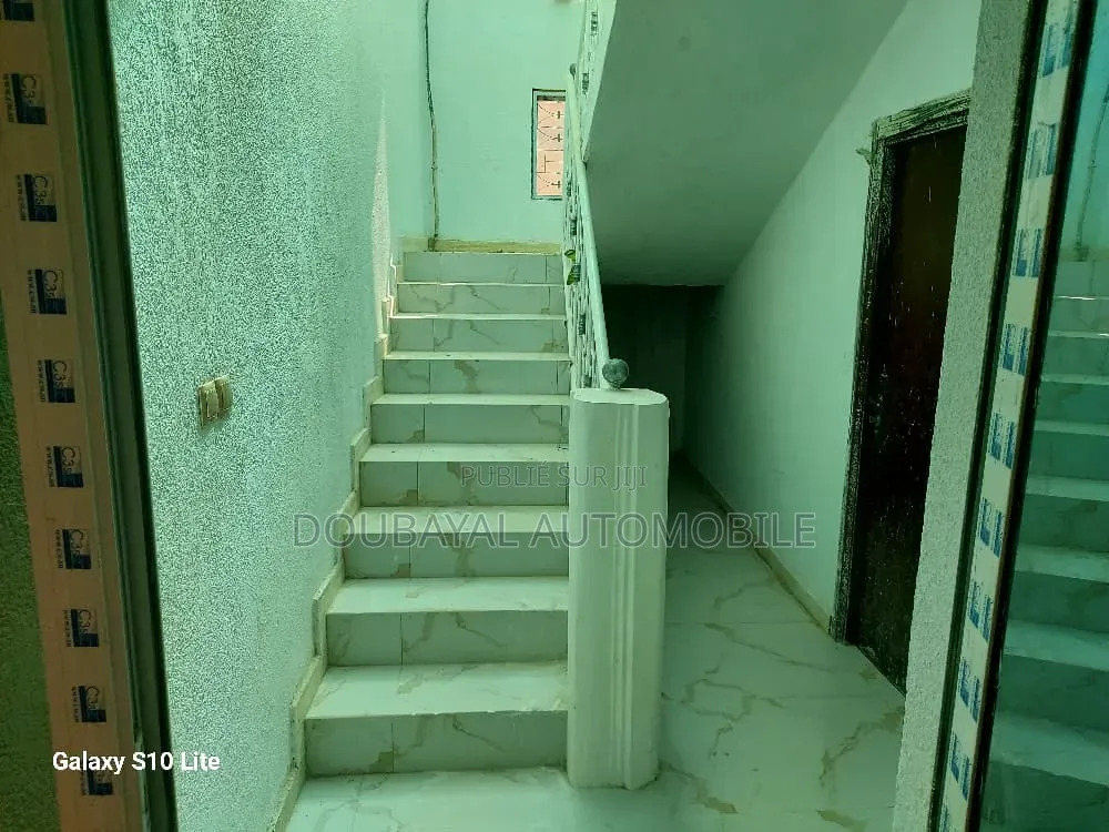 4chbre Villa dans Mbeur Saly, Thiès Sud à Vendre
