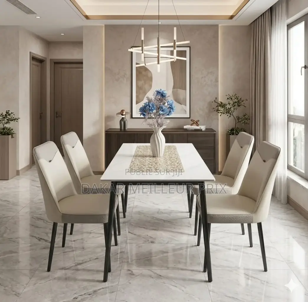 Table Avec Design Simple Et Chaises Confortable
