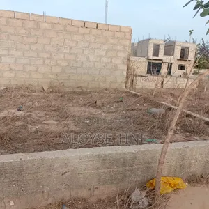 Vente De Bâtiment Inachevé a Ndiakhirate