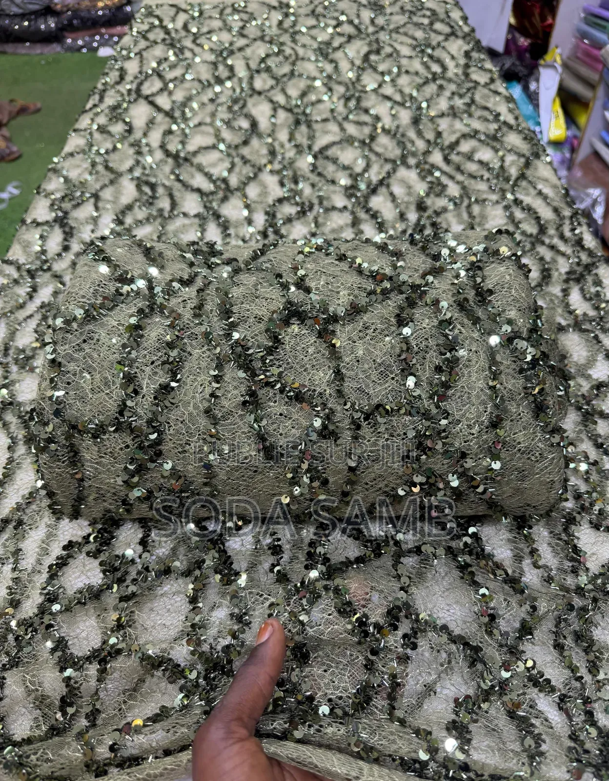 Dentelle Bb Bineta Disponible 5000/Yard