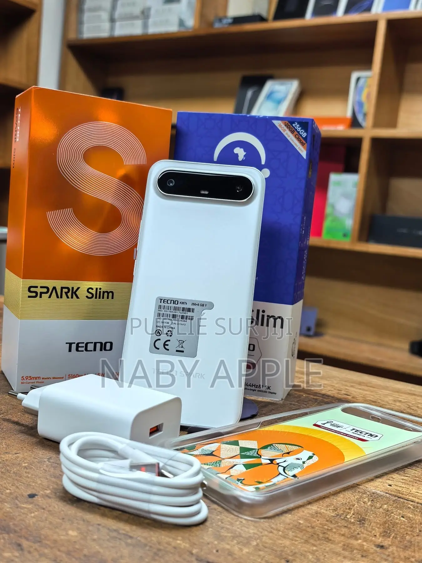 Nouveau Tecno Spark Slim 256 GB Blanc