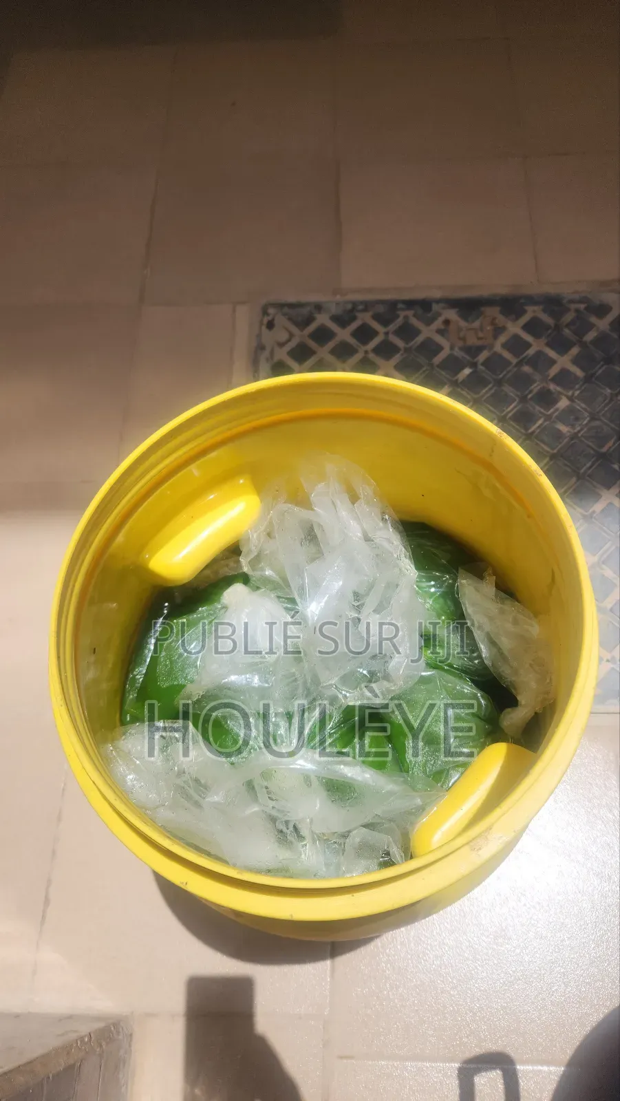 Robe Thiouraye Et Parfum