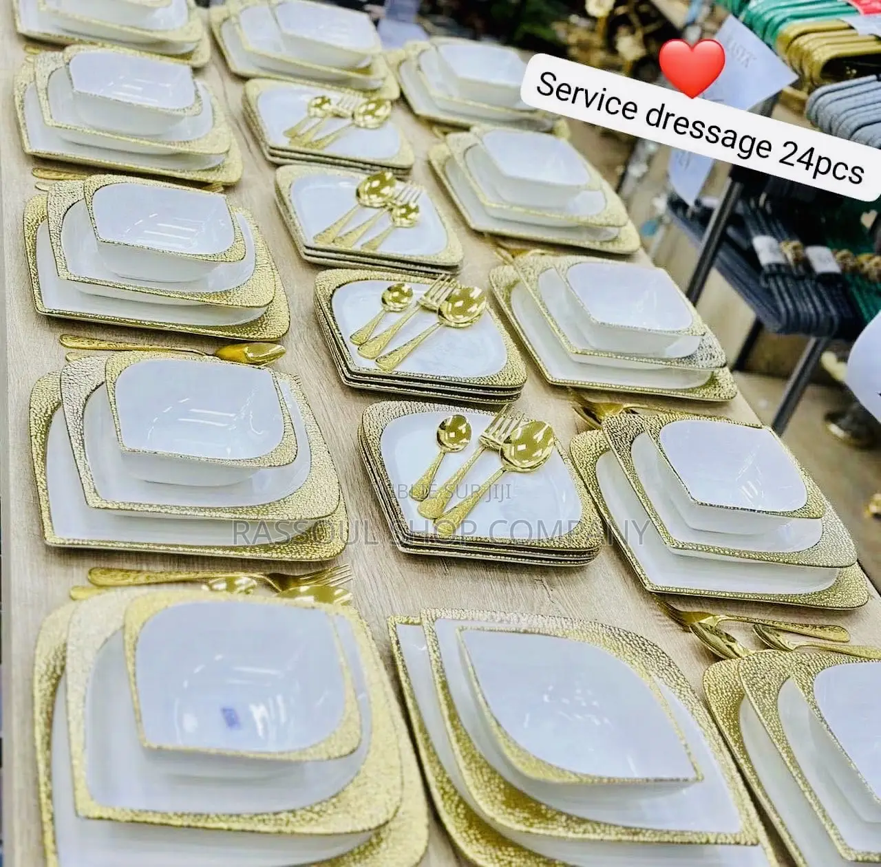 Service en Porcelaine 24 Pièces Prix:24000f