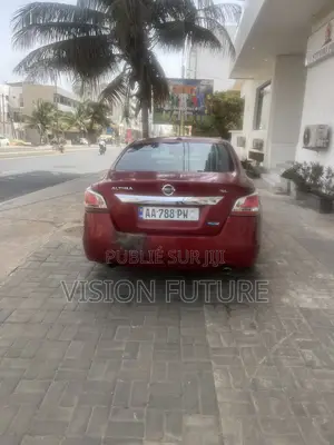 Nissan Altima 2.5 4dr Sedan (2.5L 4cyl CVT) 2014 Rouge