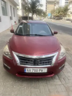 Nissan Altima 2.5 4dr Sedan (2.5L 4cyl CVT) 2014 Rouge