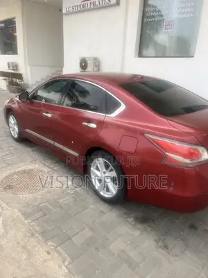 Nissan Altima 2.5 4dr Sedan (2.5L 4cyl CVT) 2014 Rouge