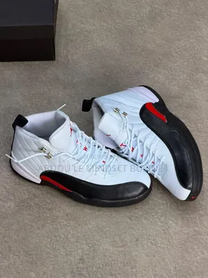 Air J12 Noir-Blanc Disponible