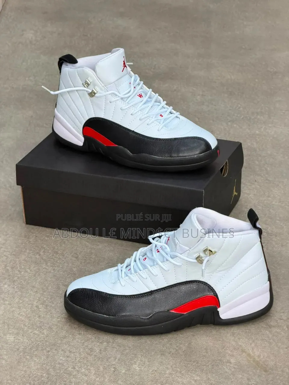 Air J12 Noir-Blanc Disponible