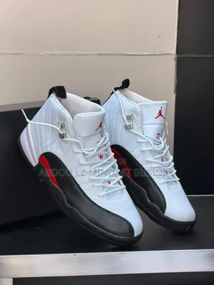 Air J12 Noir-Blanc Disponible