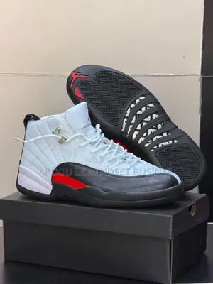 Air J12 Noir-Blanc Disponible