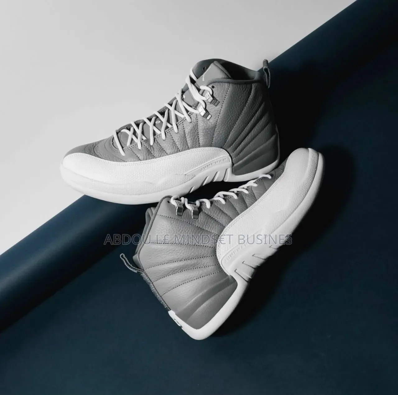 Air J12 Gris-Blanc Disponible