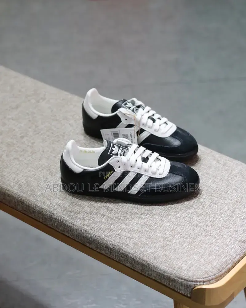 Adidas Samba Noir-Blanc Disponible