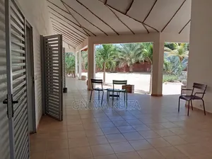 Meublé 2chbre Villa dans Sindia à Vendre
