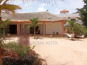 Meublé 2chbre Villa dans Sindia à Vendre