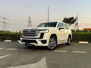 Nouveau Toyota Land Cruiser 2026 Blanc cassé