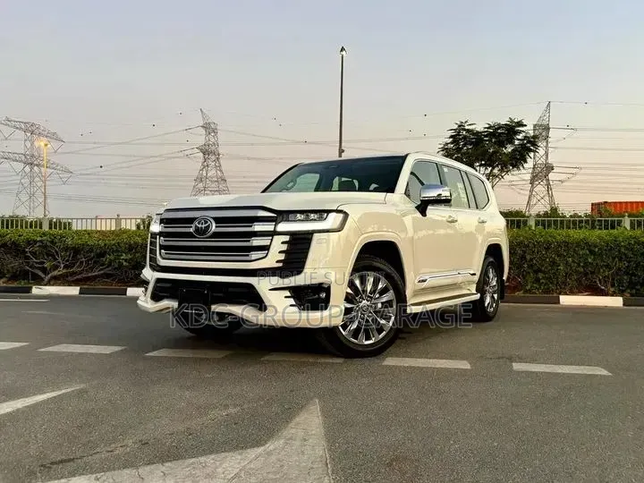 Nouveau Toyota Land Cruiser 2026 Blanc cassé