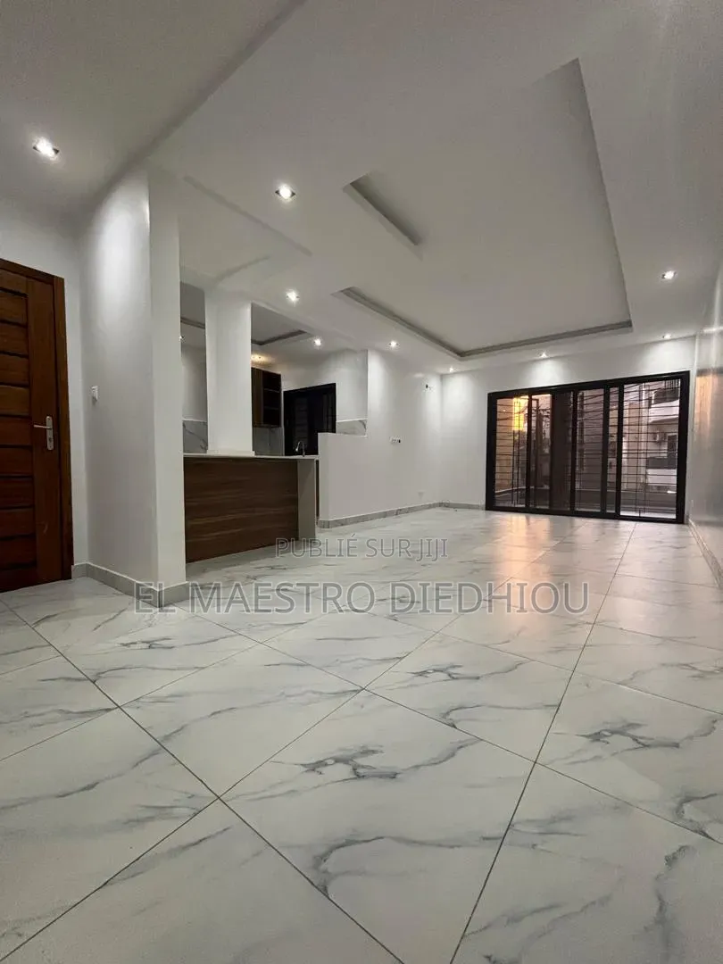 3chbre Appartement dans Appartement 3, Mermoz Sacré-Cœur à Louer