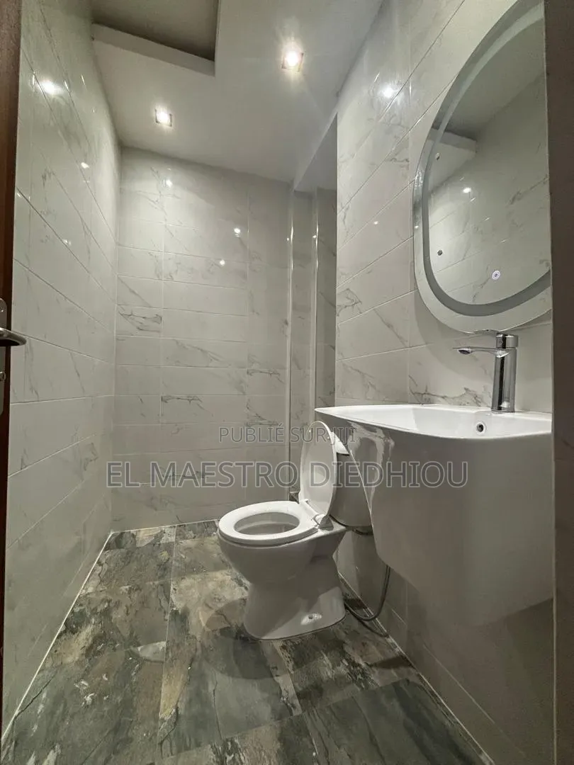 3chbre Appartement dans Appartement 3, Mermoz Sacré-Cœur à Louer
