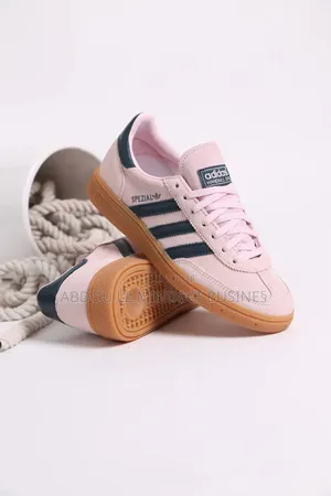 Adidas Spezial Rose-Noir Disponible