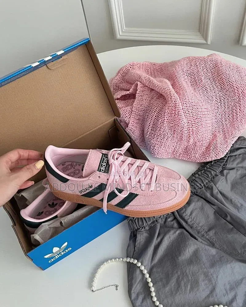 Adidas Spezial Rose-Noir Disponible