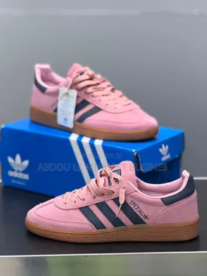 Adidas Spezial Rose-Noir Disponible