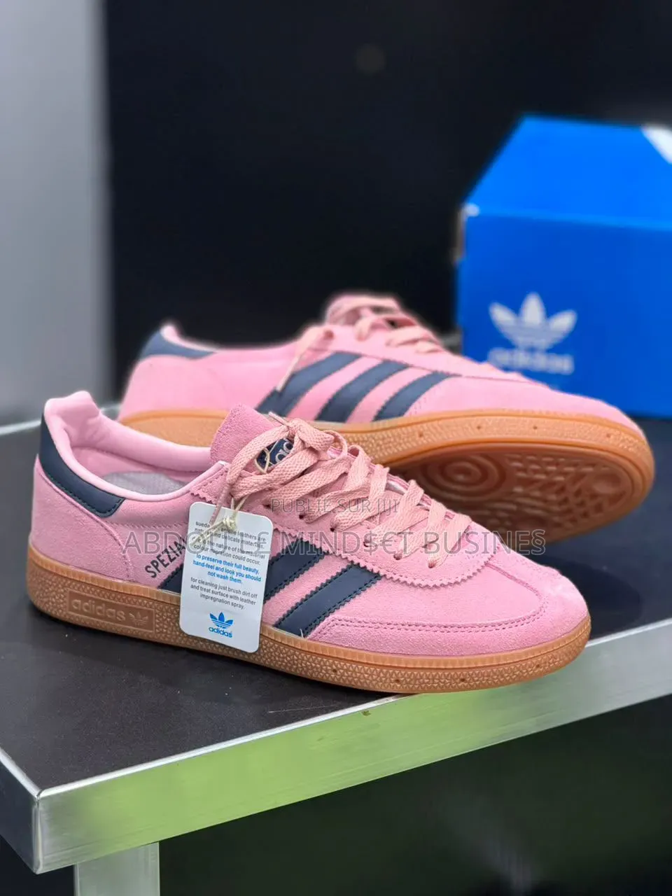 Adidas Spezial Rose-Noir Disponible