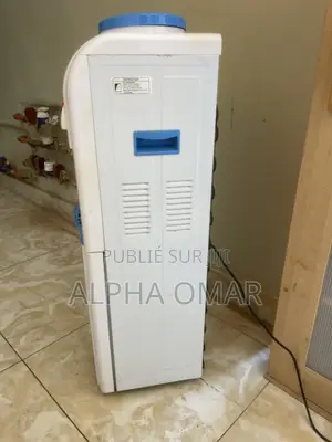 Réfrigérateur + Fontaine À Eau en Bon État