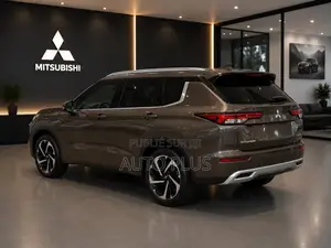 Mitsubishi Outlander 2022 Marron