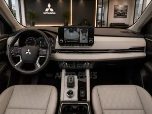 Mitsubishi Outlander 2022 Marron