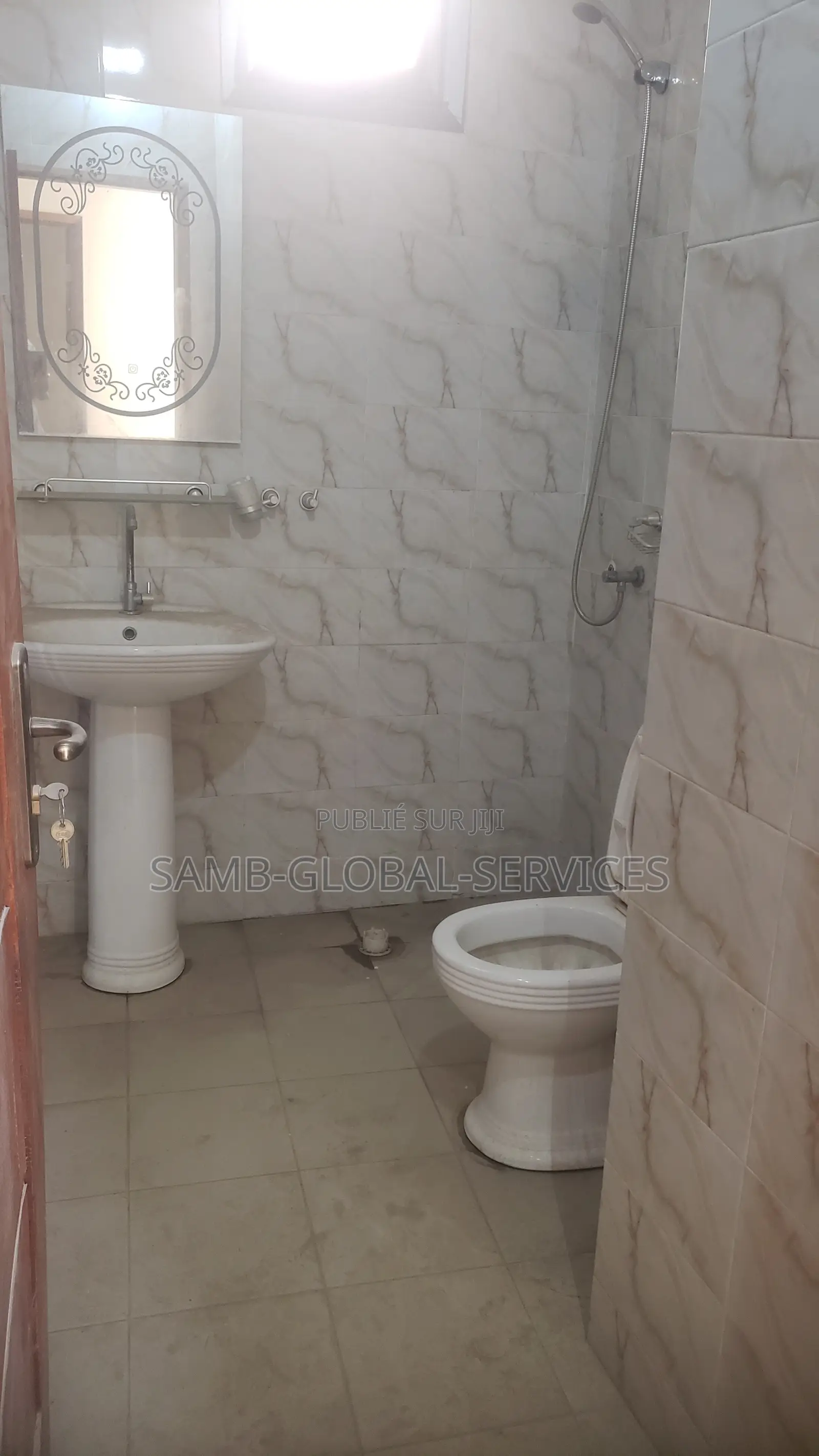 4chbre Appartement dans Yoff à Louer