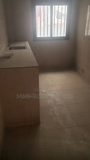 4chbre Appartement dans Yoff à Louer