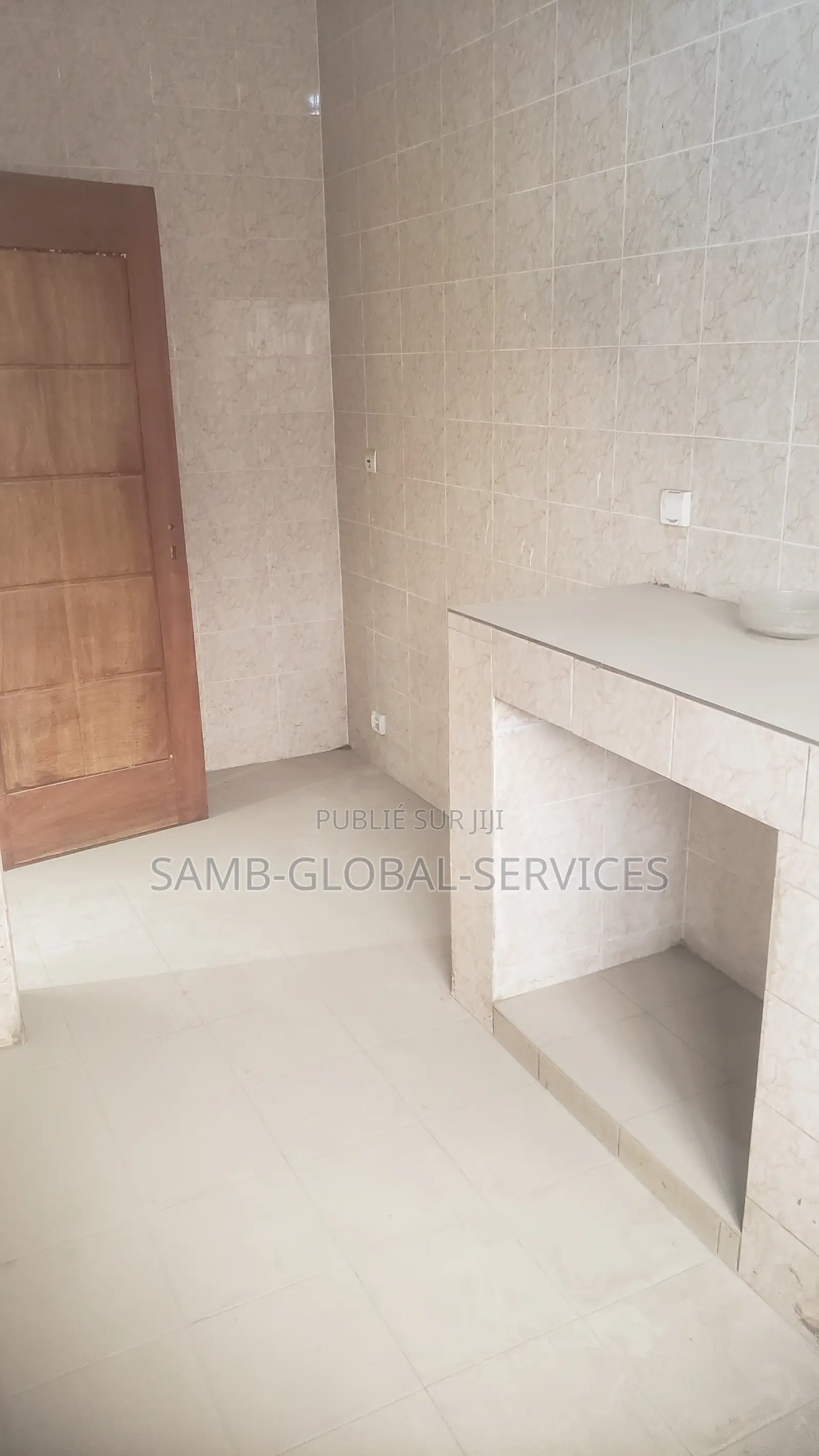 4chbre Appartement dans Yoff à Louer
