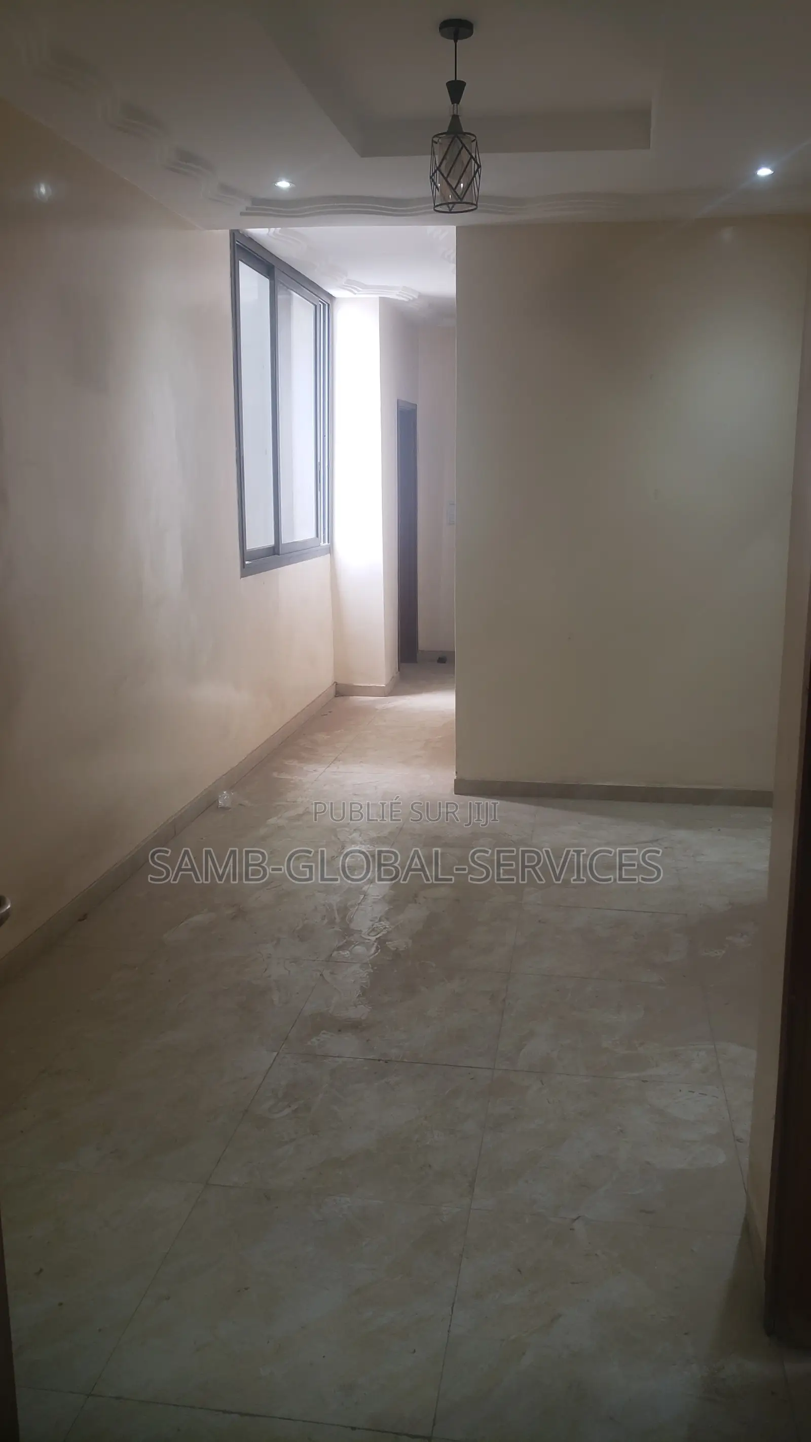 4chbre Appartement dans Yoff à Louer