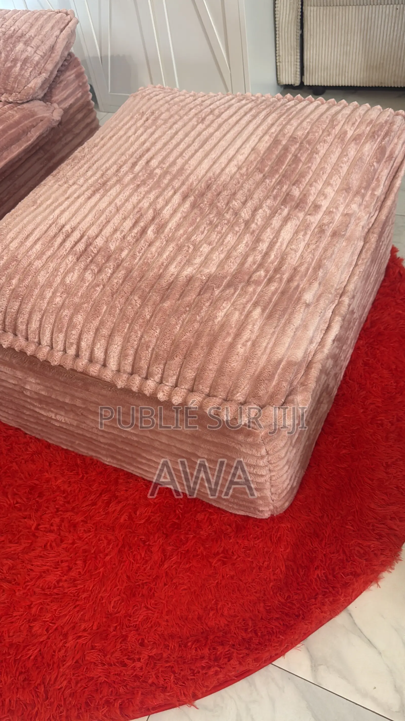 Canapé Avec Repose Pieds XXL Cocooning en Velour Cotelé Rose