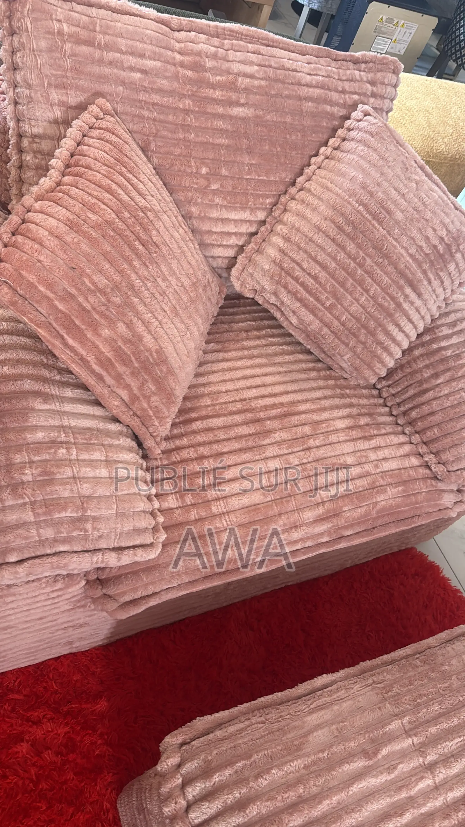 Canapé Avec Repose Pieds XXL Cocooning en Velour Cotelé Rose