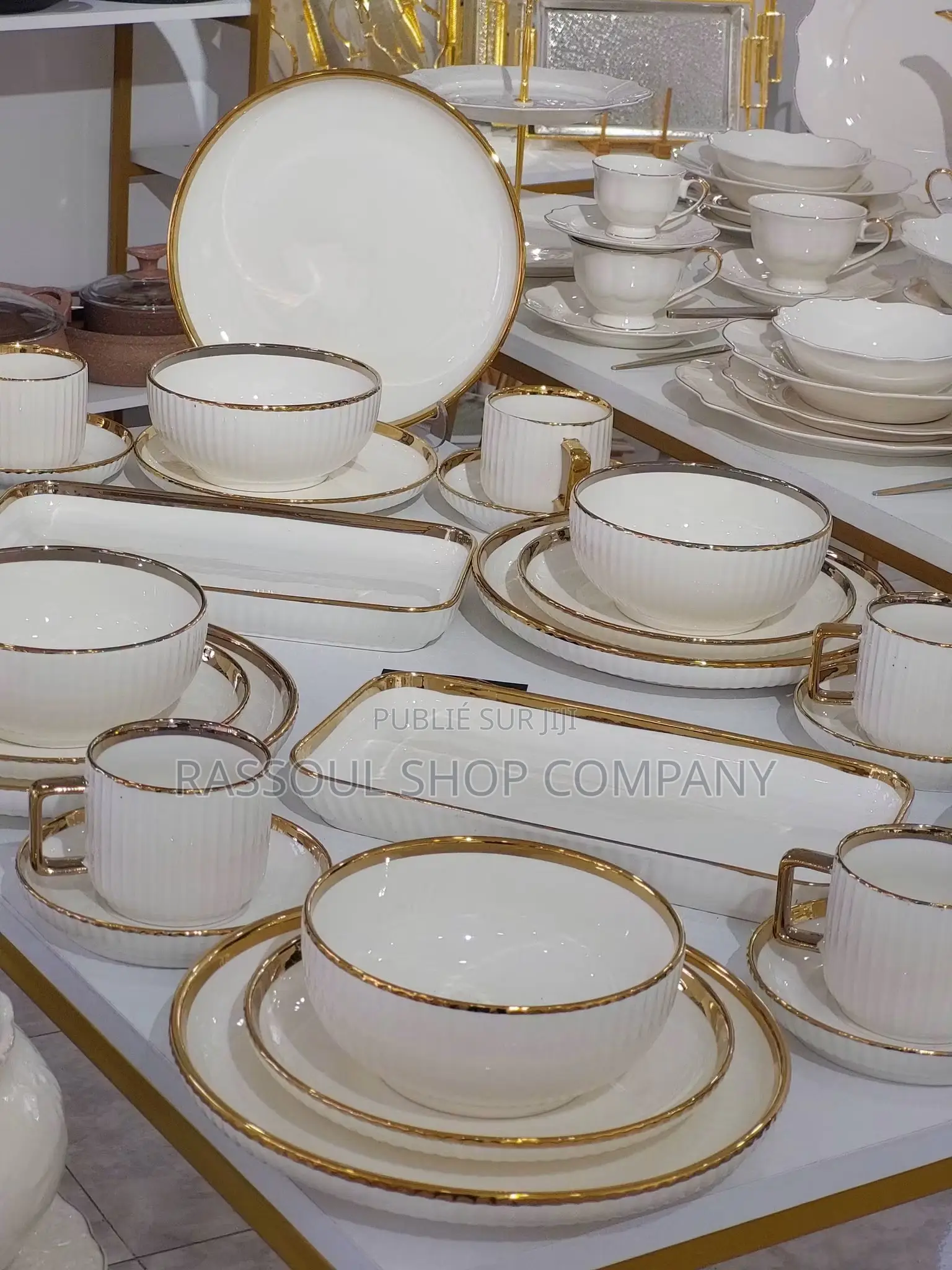 Service 32 Pièces en Porcelaine Prix :25000f