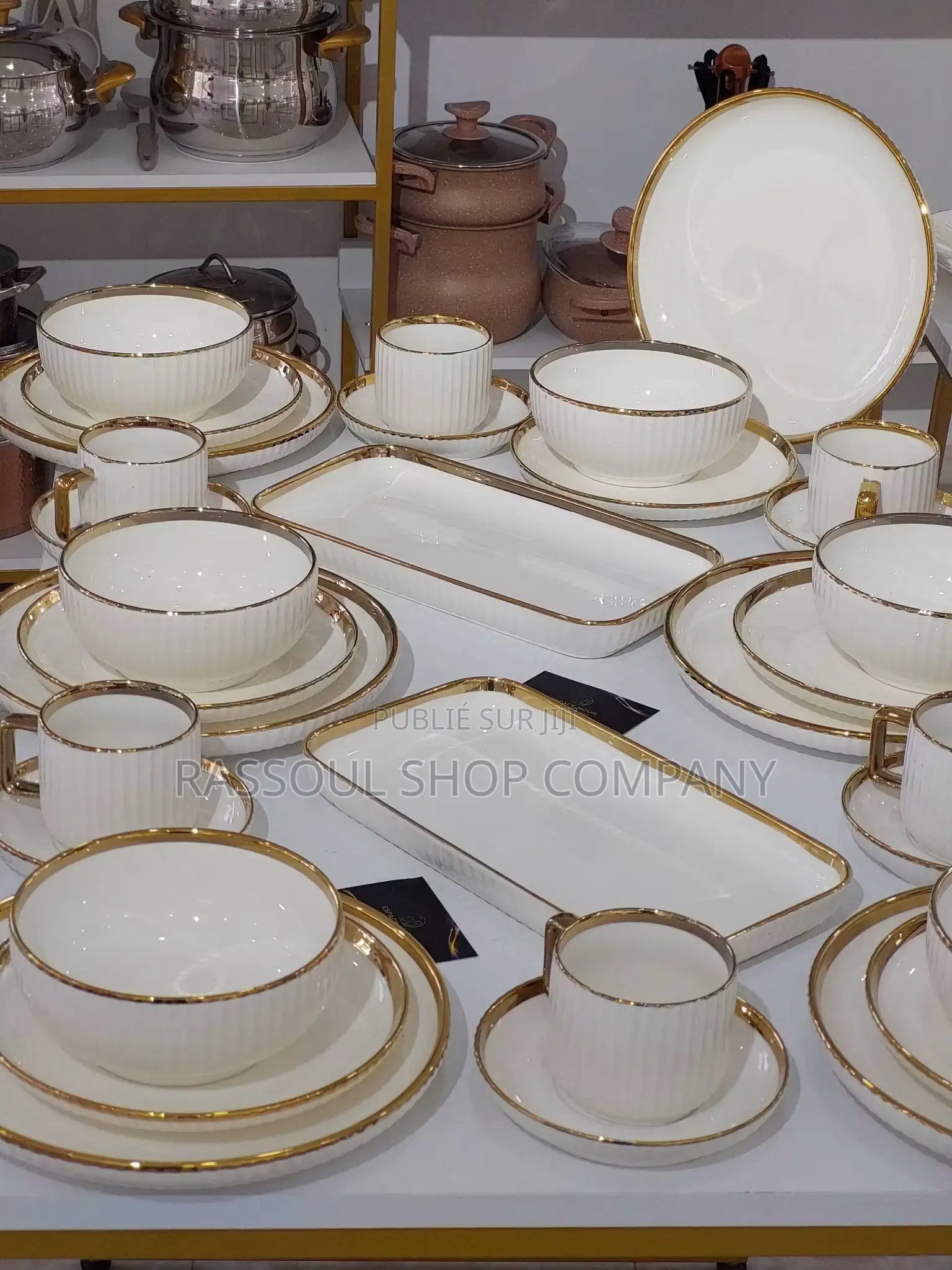 Service 32 Pièces en Porcelaine Prix :25000f