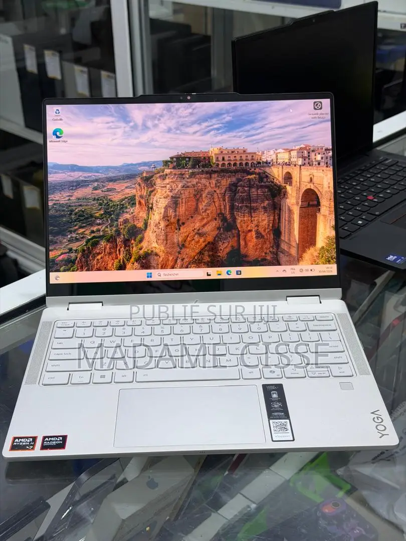 Nouveau Ordinateur portable Lenovo Yoga 7i 16GB AMD Ryzen 7 SSD 1T