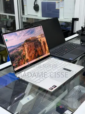 Nouveau Ordinateur portable Lenovo Yoga 7i 16GB AMD Ryzen 7 SSD 1T