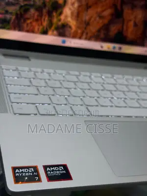 Nouveau Ordinateur portable Lenovo Yoga 7i 16GB AMD Ryzen 7 SSD 1T