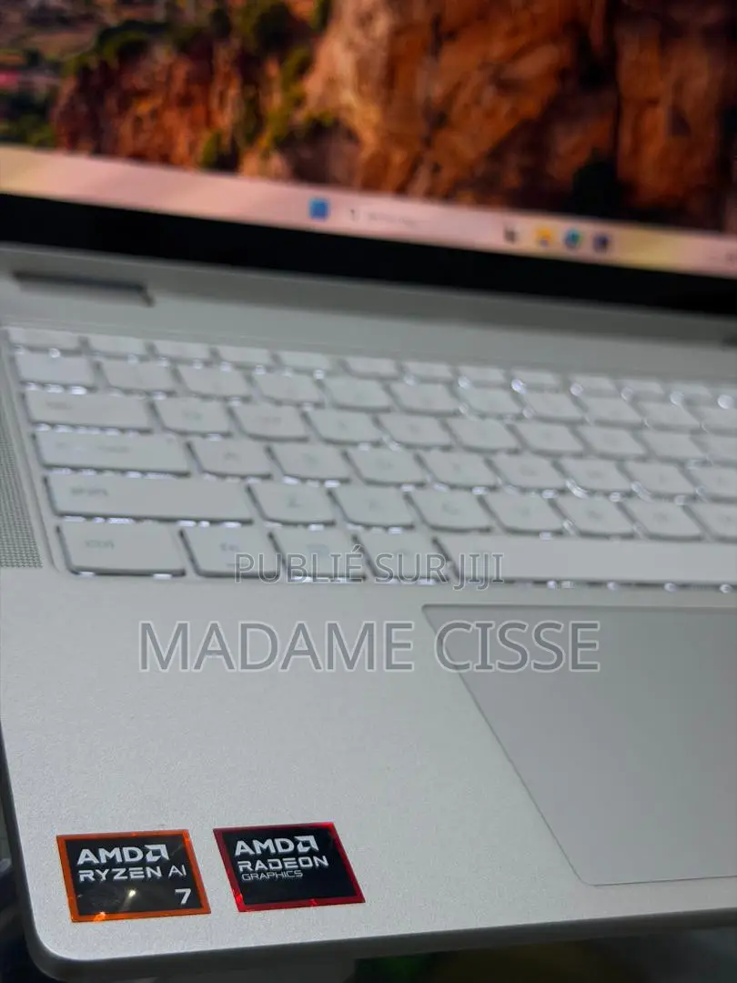 Nouveau Ordinateur portable Lenovo Yoga 7i 16GB AMD Ryzen 7 SSD 1T