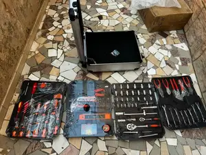 Caisse À Outils