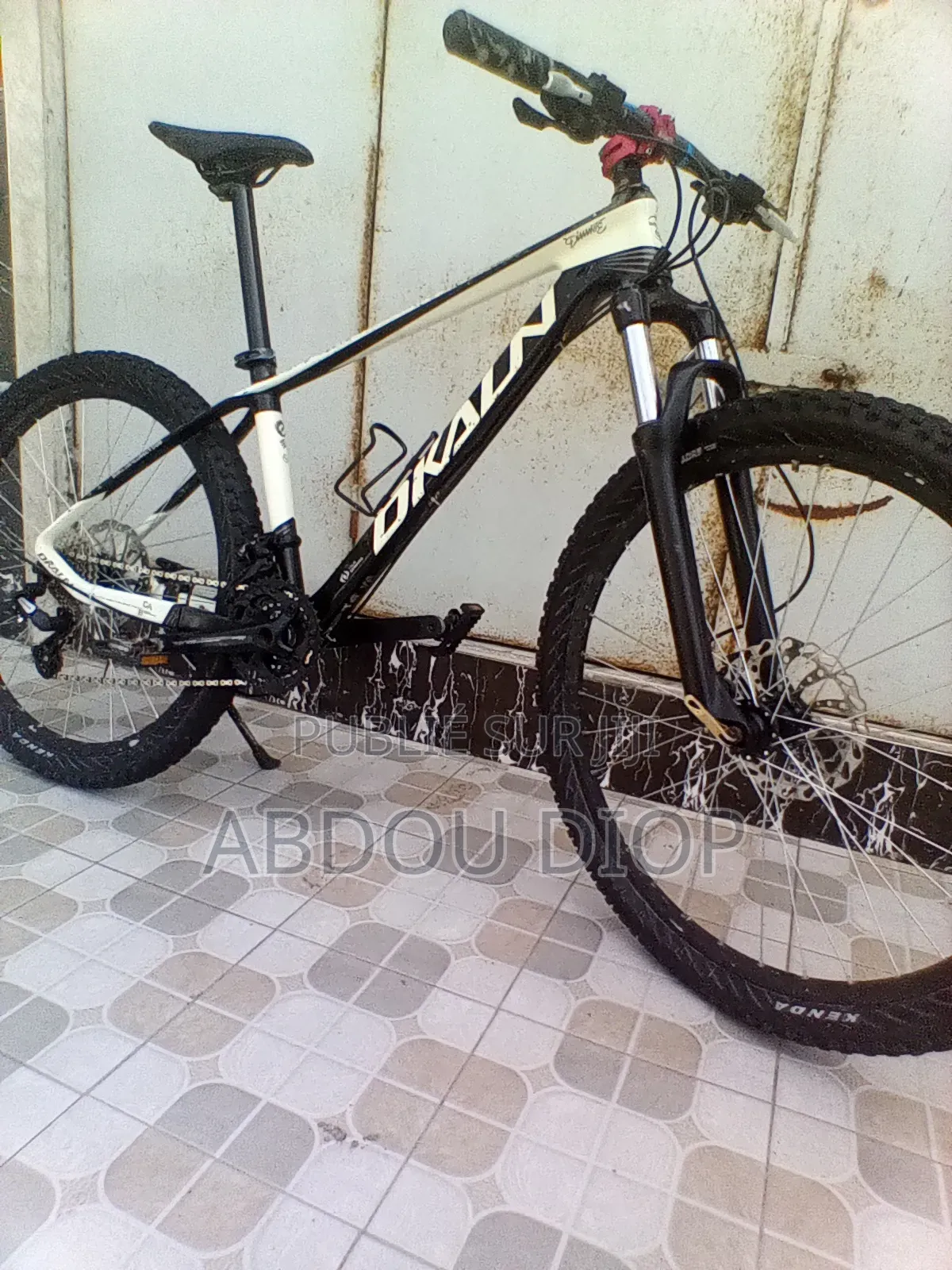 Vélo Venant Taille 27poucc Carbone Disponible