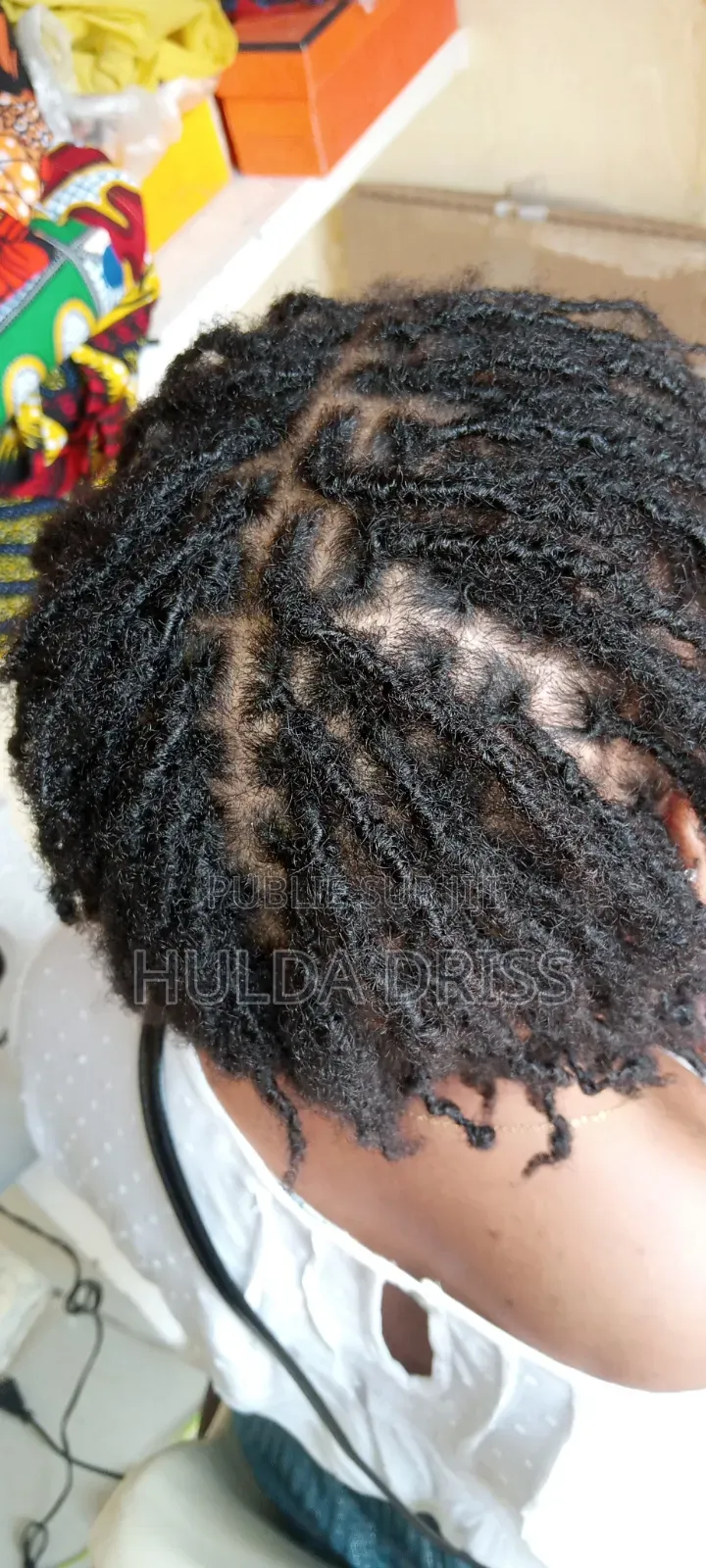 Specialistes en Locks ,Entretiens,Coiffures Locks,Teintures,Shampoings