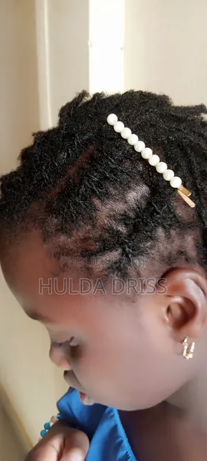 Specialistes en Locks ,Entretiens,Coiffures Locks,Teintures,Shampoings
