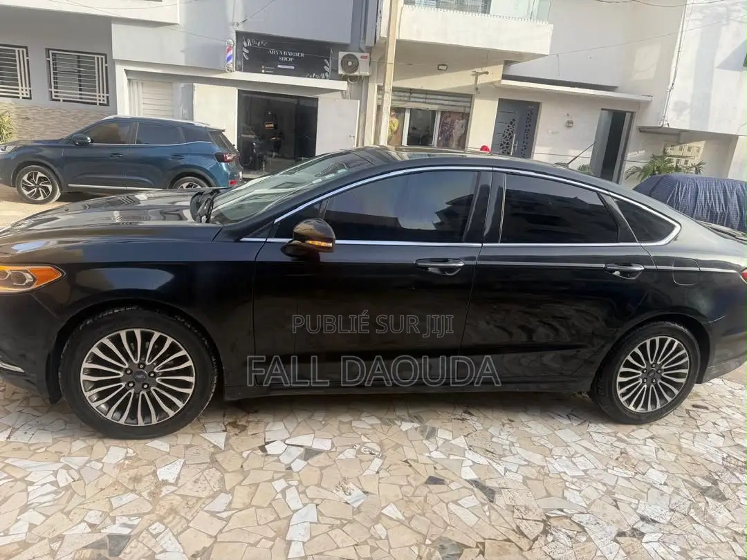 Ford Fusion 2018 Noir