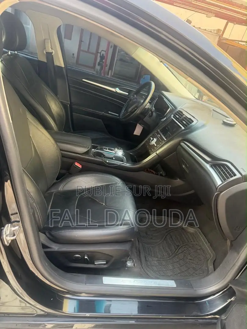 Ford Fusion 2018 Noir